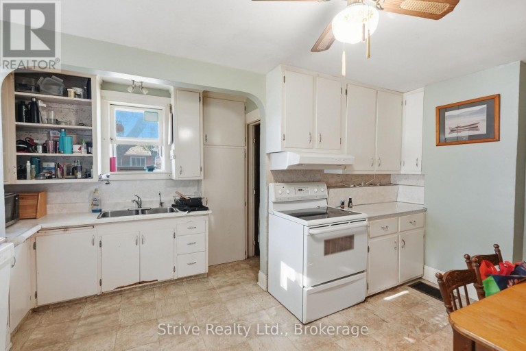 72 ELGIN STREET, Clarington (Bowmanville), Ontario, L1C3E1