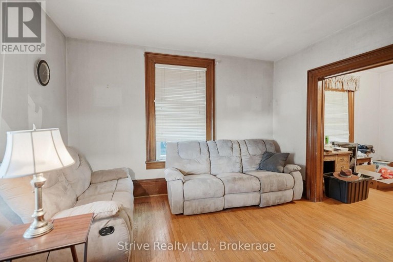 72 ELGIN STREET, Clarington (Bowmanville), Ontario, L1C3E1