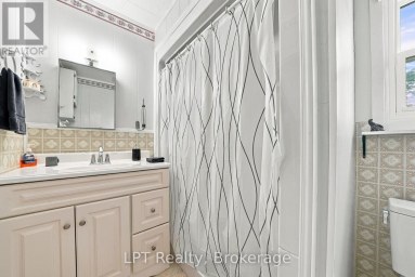 0 - 159 POINT PLEASANT LANE Prince Edward County (North Marysburg Ward) Ontario photo 34