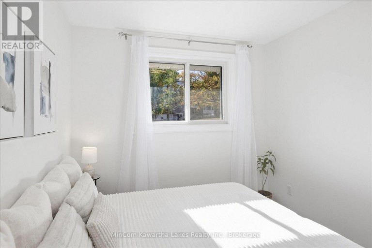 398 APPLEGROVE AVENUE, Peterborough (Northcrest Ward 5), Ontario, K9H5L7