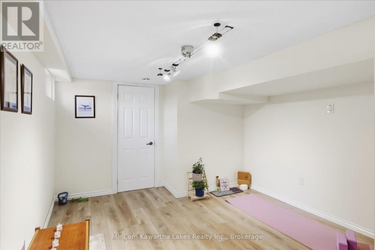 398 APPLEGROVE AVENUE, Peterborough (Northcrest Ward 5), Ontario, K9H5L7