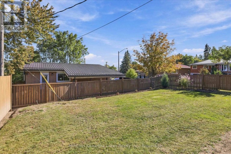 398 APPLEGROVE AVENUE, Peterborough (Northcrest Ward 5), Ontario, K9H5L7