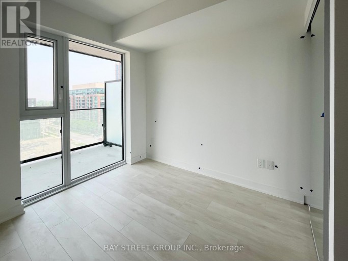 817 - 8 TIPPETT ROAD, Toronto (Clanton Park), Ontario, M3H0E7