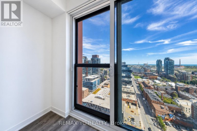 3005 - 180 FRONT STREET E, Toronto (Moss Park), Ontario, M5A0K9