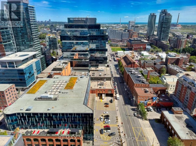 3005 - 180 FRONT STREET E, Toronto (Moss Park), Ontario, M5A0K9
