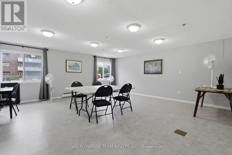 204 - 131 TAUNTON ROAD E, Oshawa (Centennial), Ontario, L1G3T8