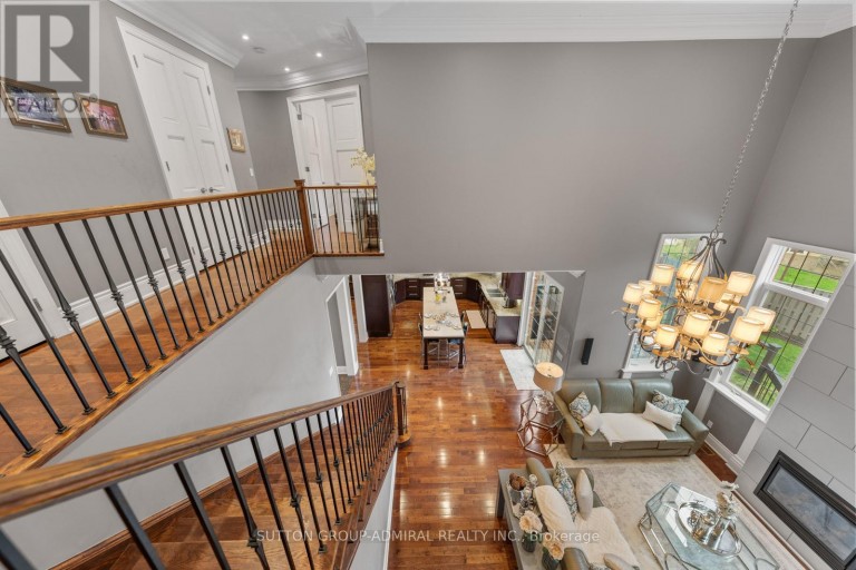 9 CHESHIRE DRIVE, Toronto (Princess-Rosethorn), Ontario, M9B2N7