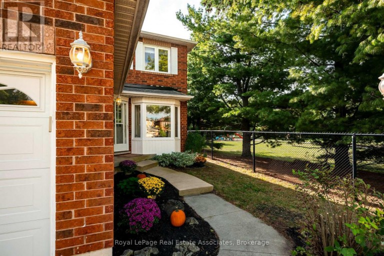 67 SMITH DRIVE, Halton Hills (Georgetown), Ontario, L7G5S7