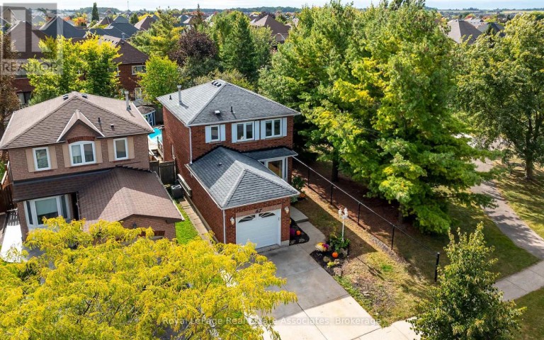 67 SMITH DRIVE, Halton Hills (Georgetown), Ontario, L7G5S7