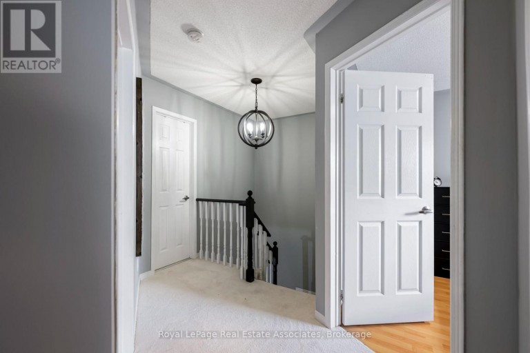 67 SMITH DRIVE, Halton Hills (Georgetown), Ontario, L7G5S7