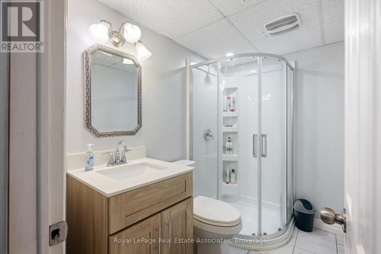 67 SMITH DRIVE, Halton Hills (Georgetown), Ontario, L7G5S7