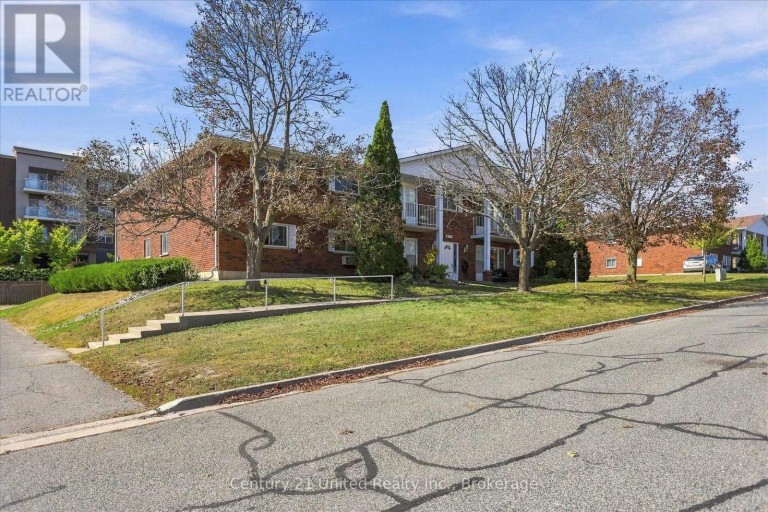 202 - 2406 MOUNTLAND DRIVE, Peterborough (Monaghan Ward 2), Ontario, K9K2E1