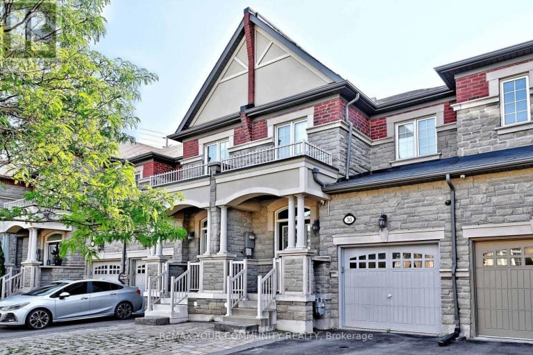 30 SPRUCE PINE CRESCENT, Vaughan (Patterson), Ontario, L6A4T3