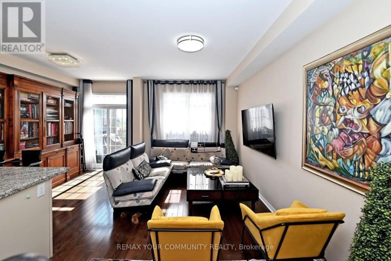 30 SPRUCE PINE CRESCENT, Vaughan (Patterson), Ontario, L6A4T3