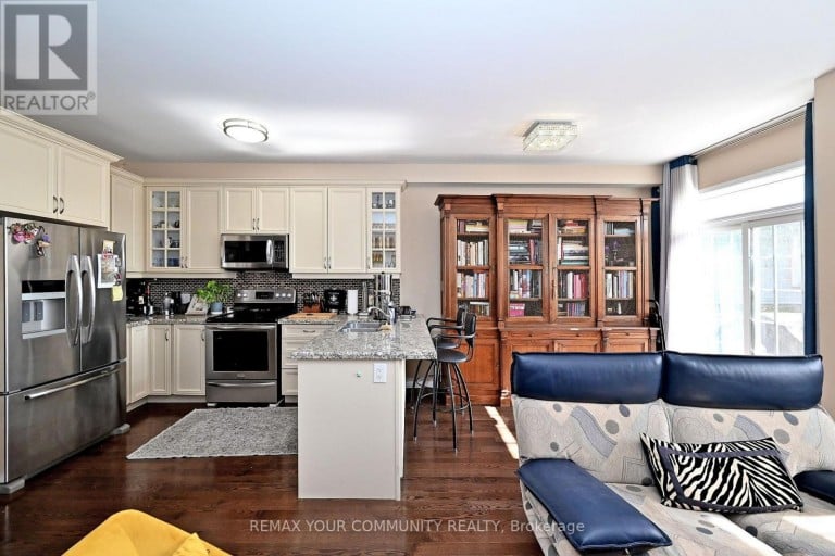 30 SPRUCE PINE CRESCENT, Vaughan (Patterson), Ontario, L6A4T3