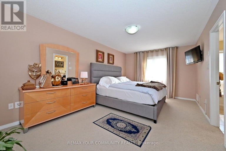 30 SPRUCE PINE CRESCENT, Vaughan (Patterson), Ontario, L6A4T3