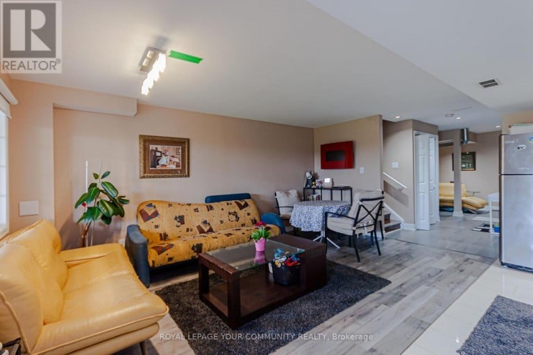 30 SPRUCE PINE CRESCENT, Vaughan (Patterson), Ontario, L6A4T3