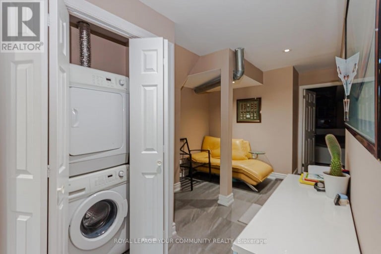 30 SPRUCE PINE CRESCENT, Vaughan (Patterson), Ontario, L6A4T3