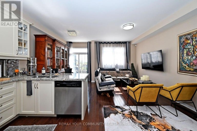 30 SPRUCE PINE CRESCENT, Vaughan (Patterson), Ontario, L6A4T3