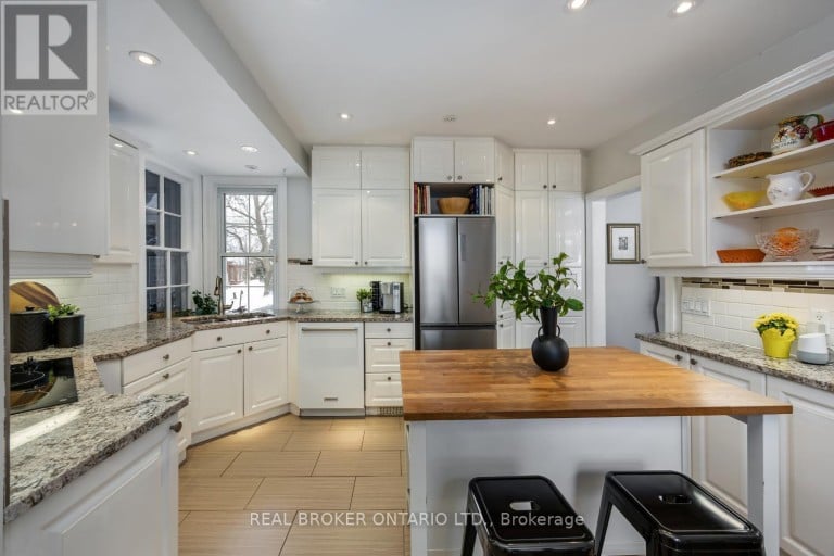 18 CONCESSION STREET W, Clarington (Bowmanville), Ontario, L1C1Y5