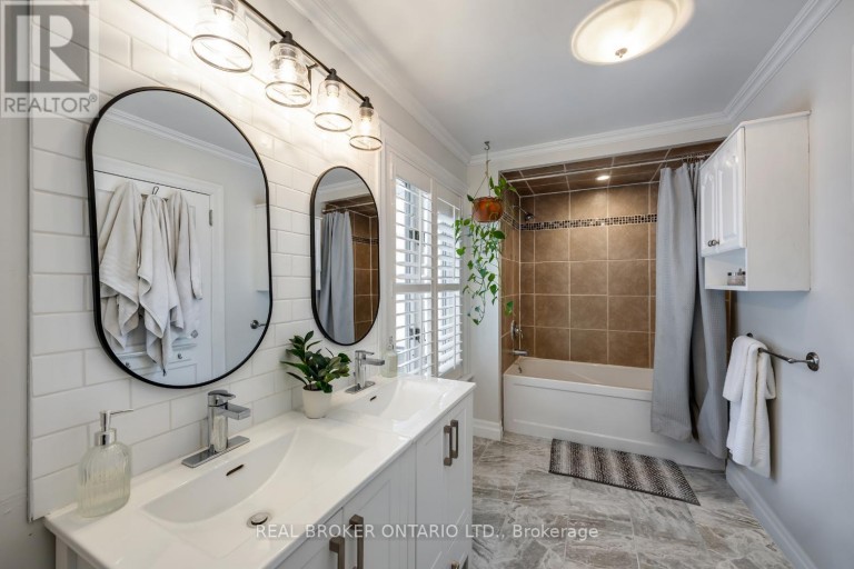 18 CONCESSION STREET W, Clarington (Bowmanville), Ontario, L1C1Y5