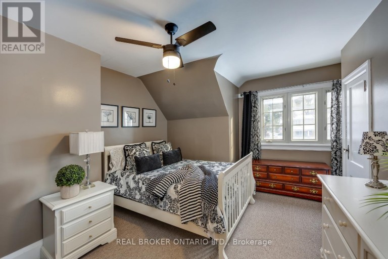 18 CONCESSION STREET W, Clarington (Bowmanville), Ontario, L1C1Y5