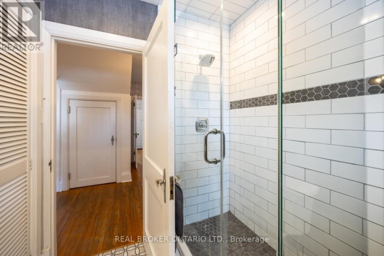 18 CONCESSION STREET W, Clarington (Bowmanville), Ontario, L1C1Y5