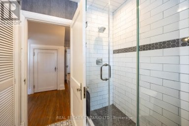 18 CONCESSION STREET W Clarington (Bowmanville) Ontario photo 27