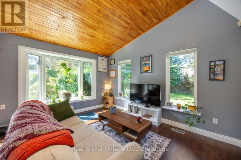 18 CONCESSION STREET W, Clarington (Bowmanville), Ontario, L1C1Y5