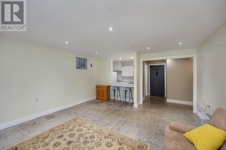 18 CONCESSION STREET W, Clarington (Bowmanville), Ontario, L1C1Y5