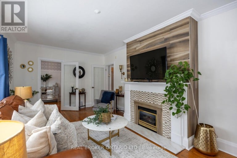 18 CONCESSION STREET W, Clarington (Bowmanville), Ontario, L1C1Y5