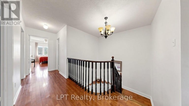 18 TAWN CRESCENT S, Ajax (Central), Ontario, L1Z1J1