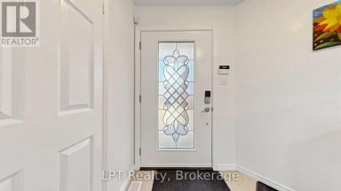 18 TAWN CRESCENT S Ajax (Central) Ontario photo 3