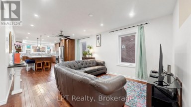 18 TAWN CRESCENT S Ajax (Central) Ontario photo 4