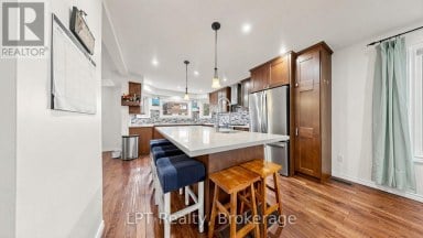 18 TAWN CRESCENT S Ajax (Central) Ontario photo 7
