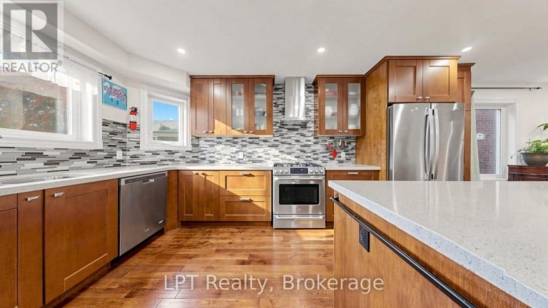 18 TAWN CRESCENT S, Ajax (Central), Ontario, L1Z1J1