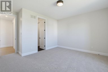 588 CREEKVIEW CHASE London North (North R) Ontario photo 32