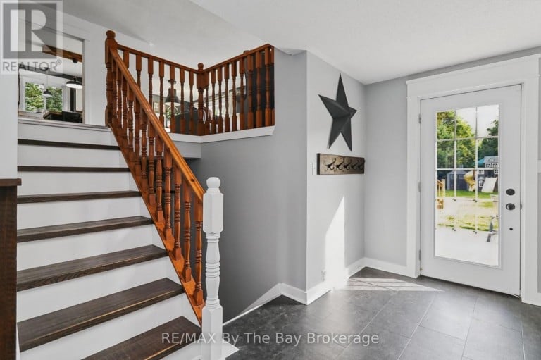 2 RED OAK DRIVE, Wasaga Beach, Ontario, L9Z1J5