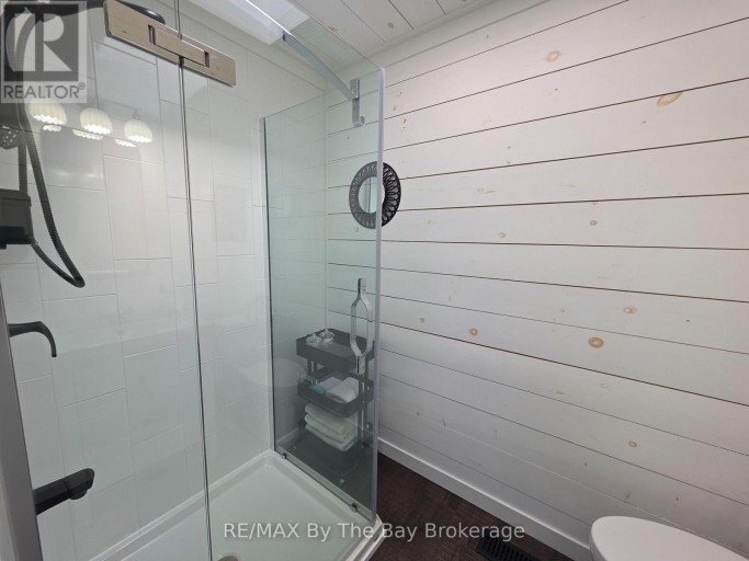 2 RED OAK DRIVE, Wasaga Beach, Ontario, L9Z1J5