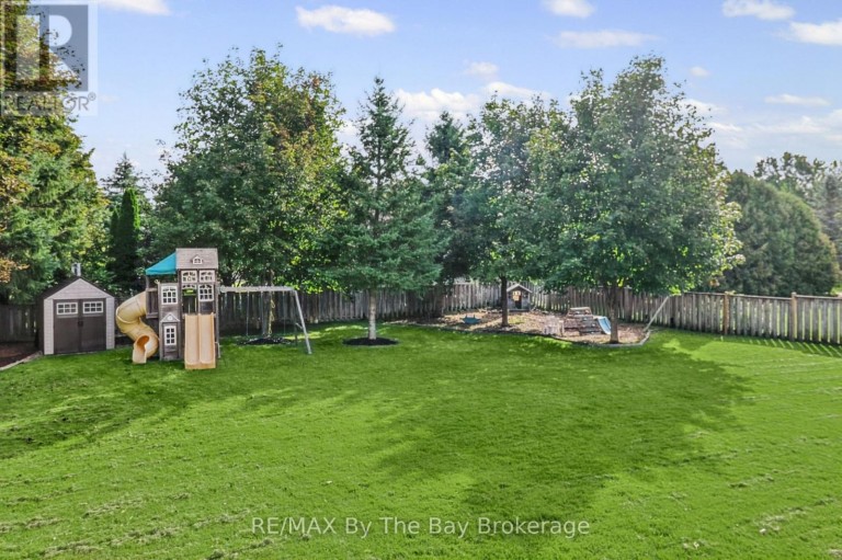 2 RED OAK DRIVE, Wasaga Beach, Ontario, L9Z1J5