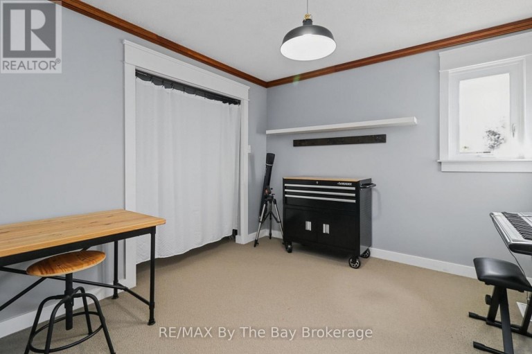2 RED OAK DRIVE, Wasaga Beach, Ontario, L9Z1J5