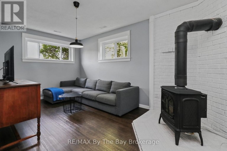 2 RED OAK DRIVE, Wasaga Beach, Ontario, L9Z1J5
