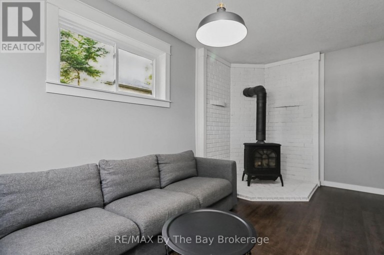 2 RED OAK DRIVE, Wasaga Beach, Ontario, L9Z1J5