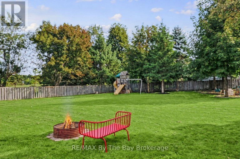2 RED OAK DRIVE, Wasaga Beach, Ontario, L9Z1J5
