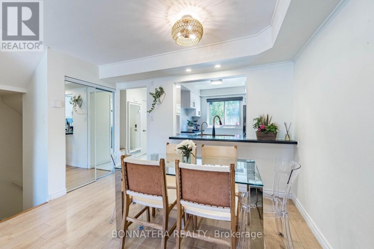 2097 MARINE DRIVE, Oakville (BR Bronte), Ontario, L6L1B8