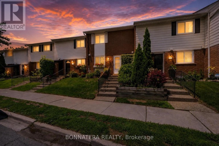 2097 MARINE DRIVE, Oakville (BR Bronte), Ontario, L6L1B8