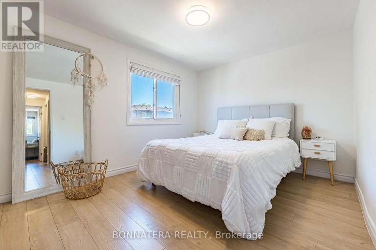 2097 MARINE DRIVE, Oakville (BR Bronte), Ontario, L6L1B8