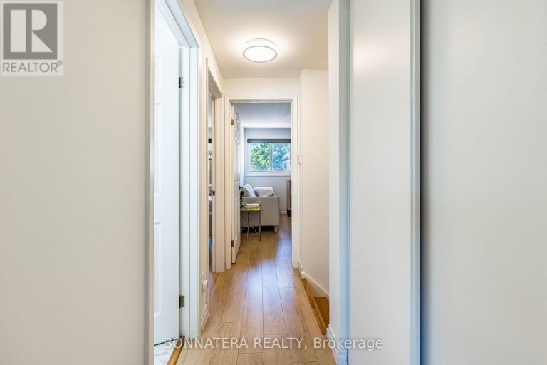 2097 MARINE DRIVE, Oakville (BR Bronte), Ontario, L6L1B8