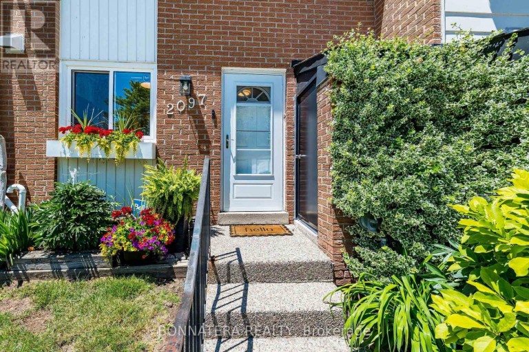 2097 MARINE DRIVE, Oakville (BR Bronte), Ontario, L6L1B8