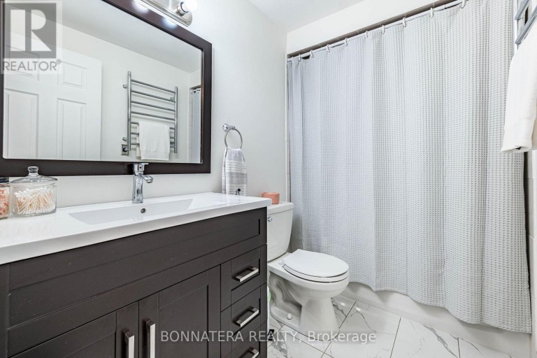 2097 MARINE DRIVE, Oakville (BR Bronte), Ontario, L6L1B8